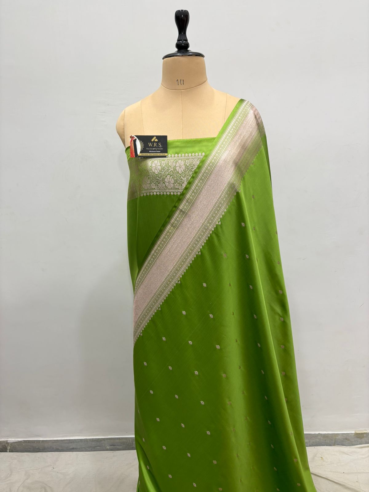banarasi katan masroom silk pista lite copur zari