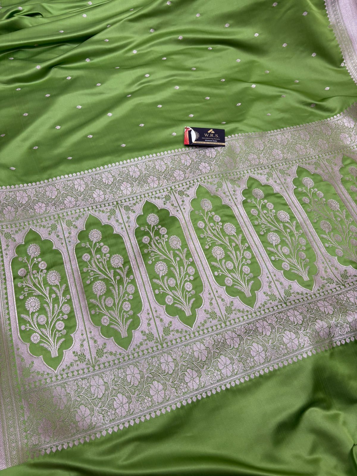 banarasi katan masroom silk pista lite copur zari