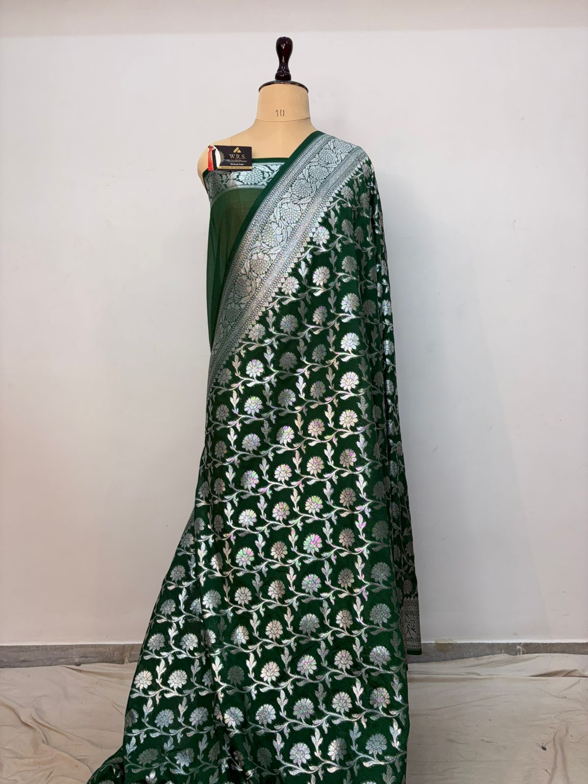 Botal green katan banarasi silk saree  jal kalna aanchal
