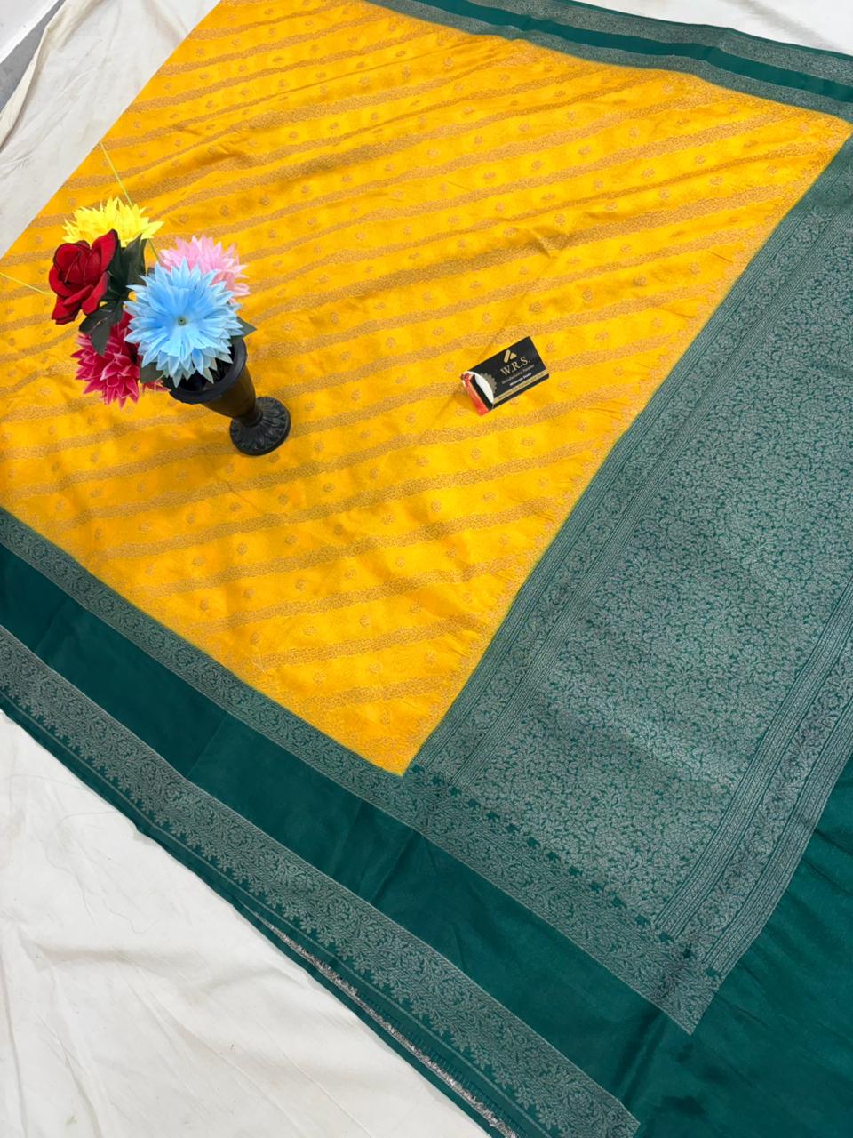 gold bottie green banarasi silk saree ada booti