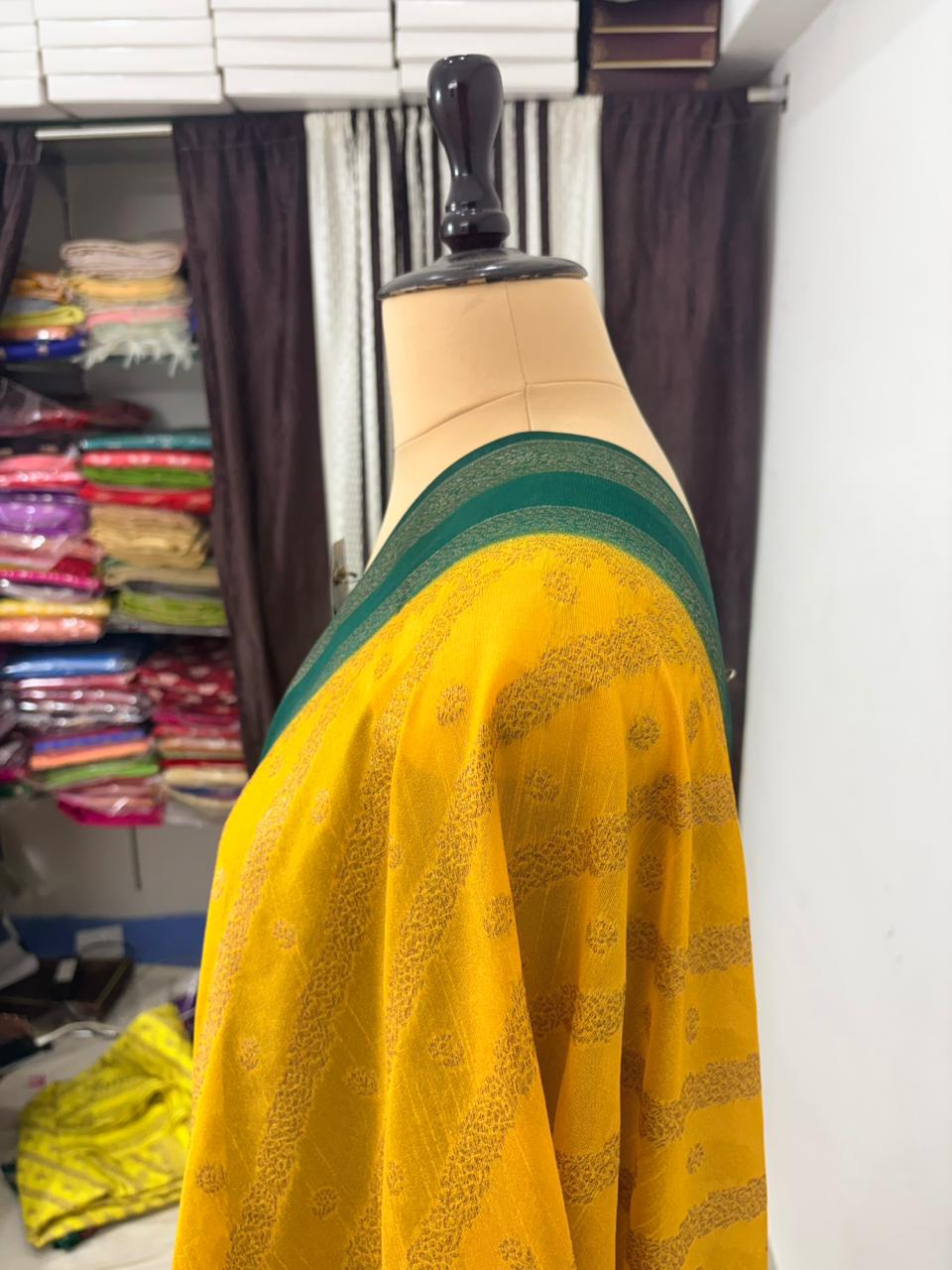 gold bottie green banarasi silk saree ada booti