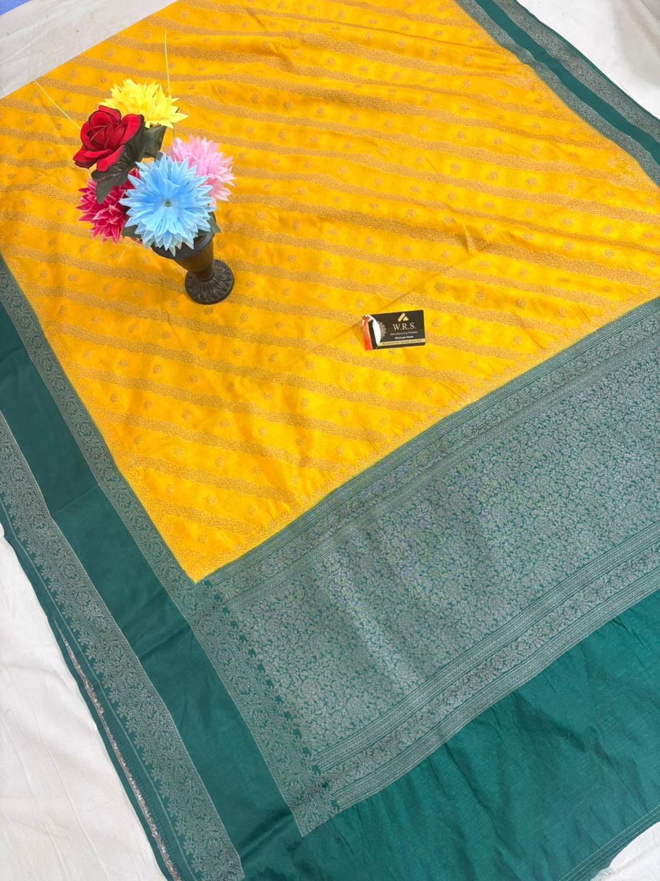 gold bottie green banarasi silk saree ada booti