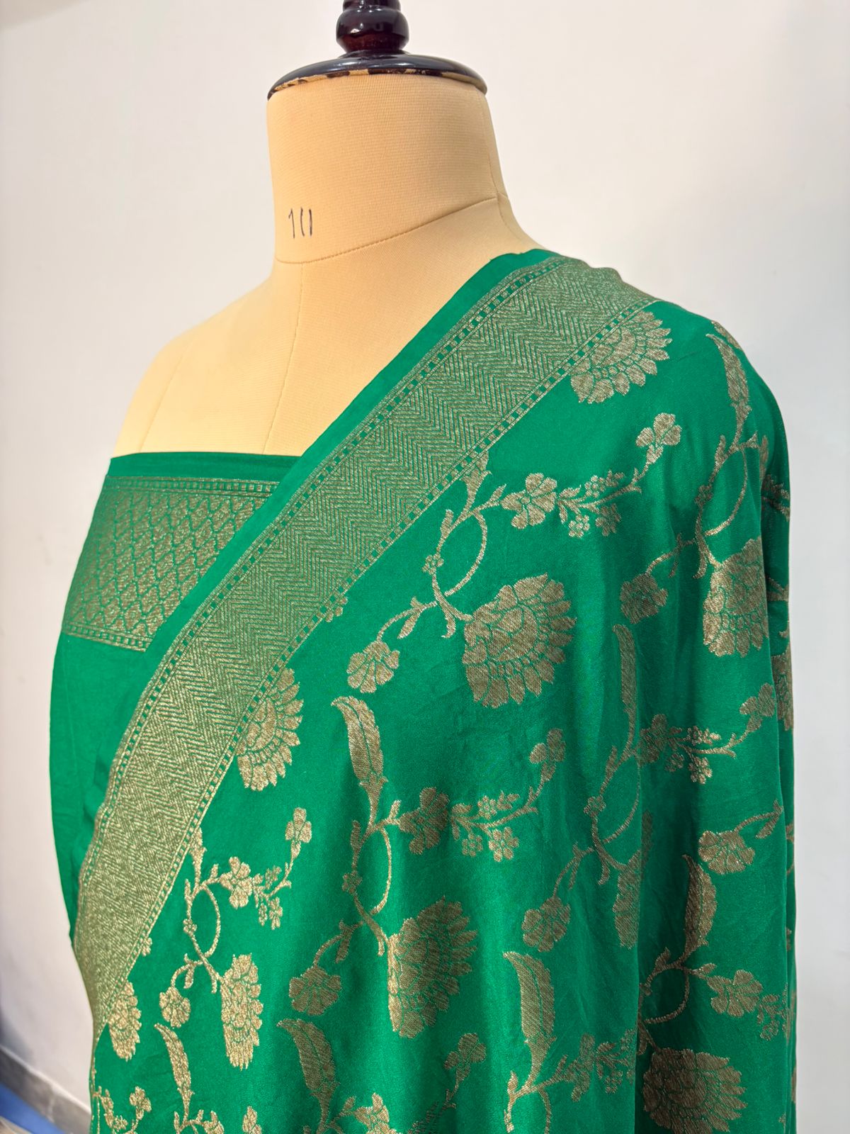 katan georgatte saree color sigreen jaal