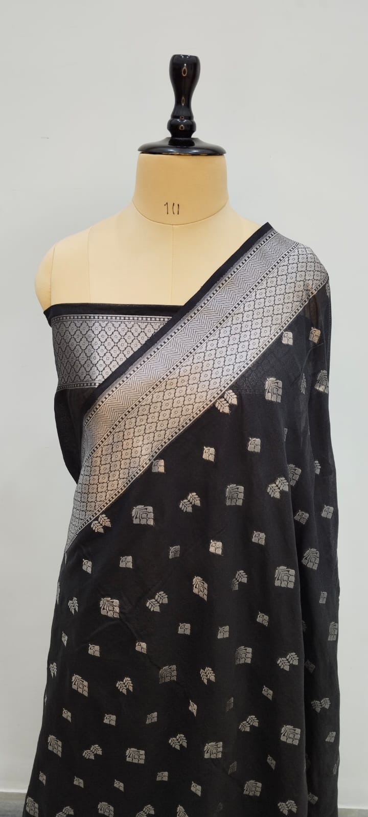 geogatte katan blcke saree silwar zari soft