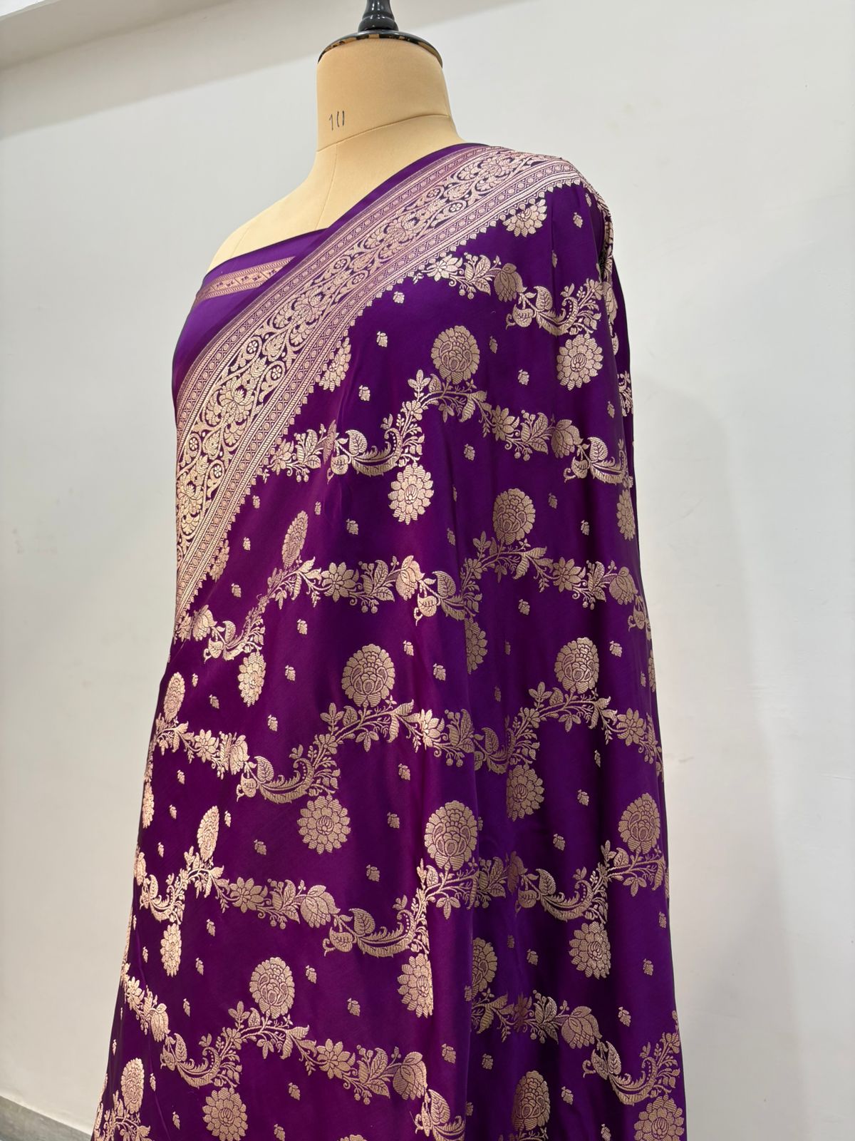 masroom saree  5.50. miter blouse  0.80 miter